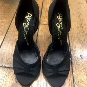 Alice and Olivia black Gigi pumps heels open toe